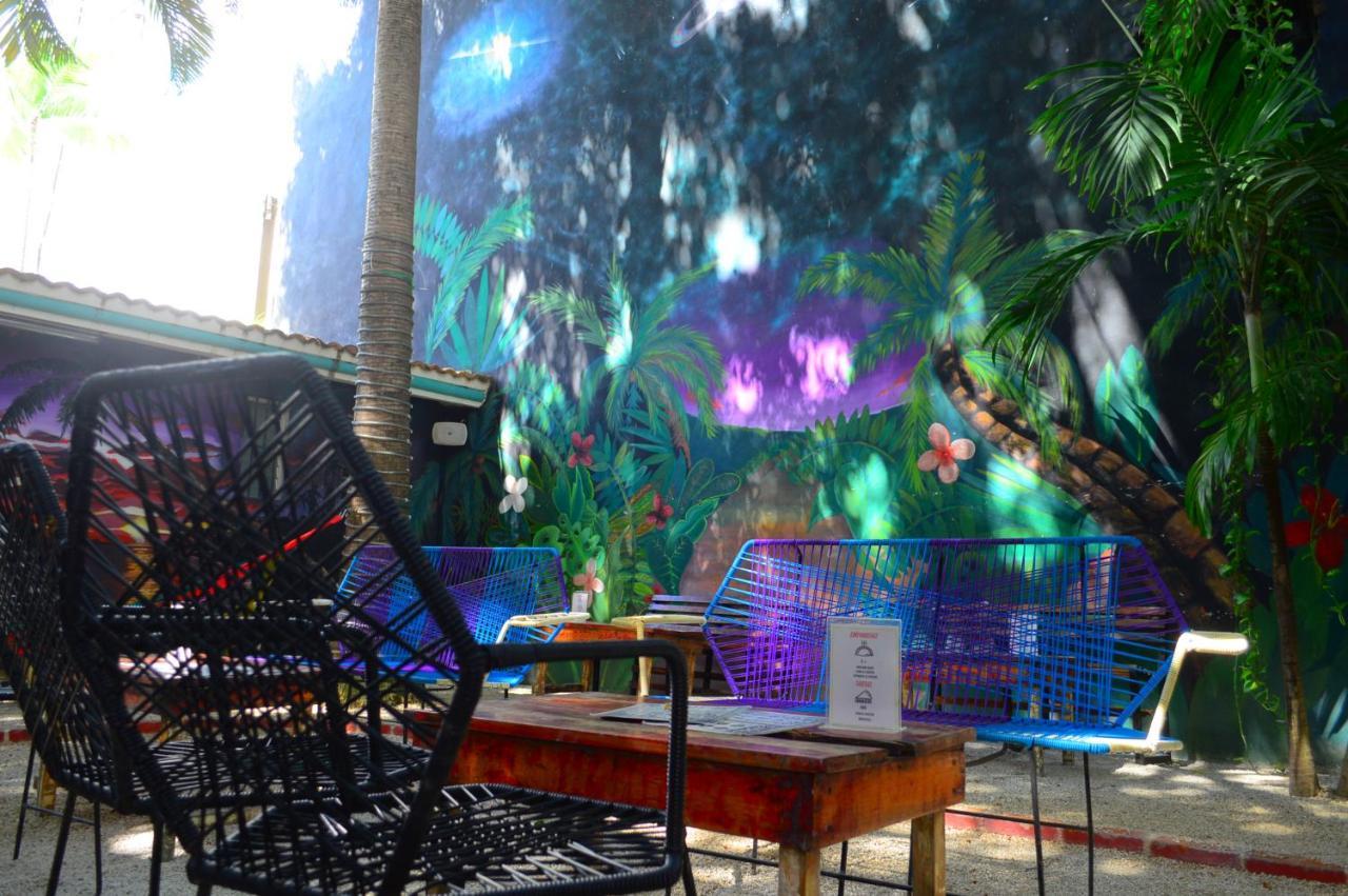 The Yak Hostel Playa del Carmen Exterior foto